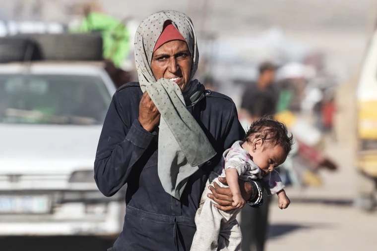 Dadka oo laga sifeynayo Magaalada Gaza.jpg